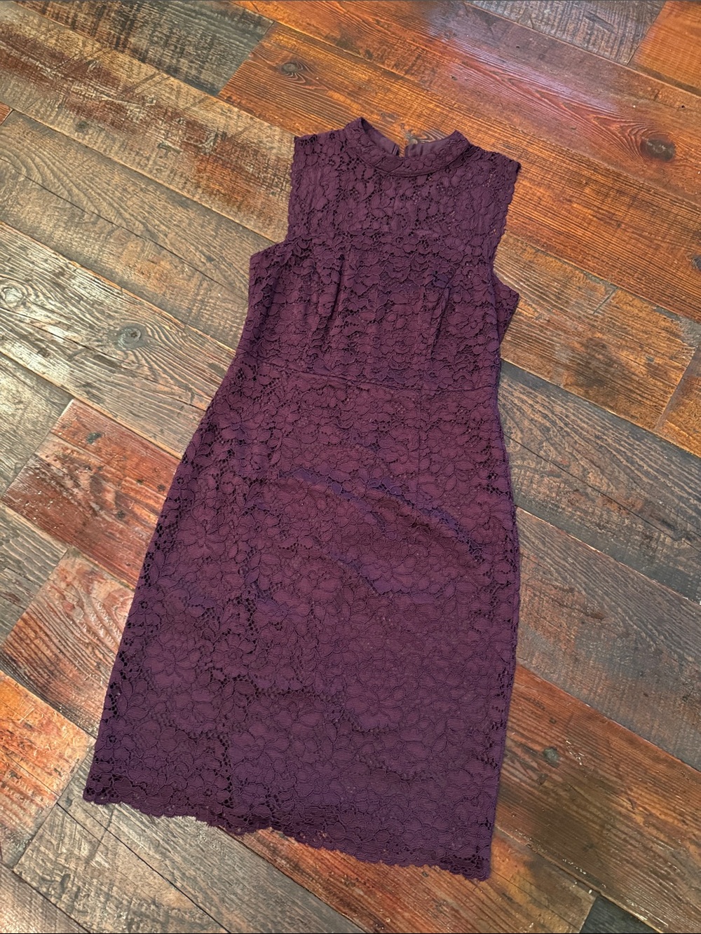 Esprit Sleeveless Lace Midi Dress in Plum